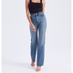 Abercrombie 90's Straight Ultra High Rise